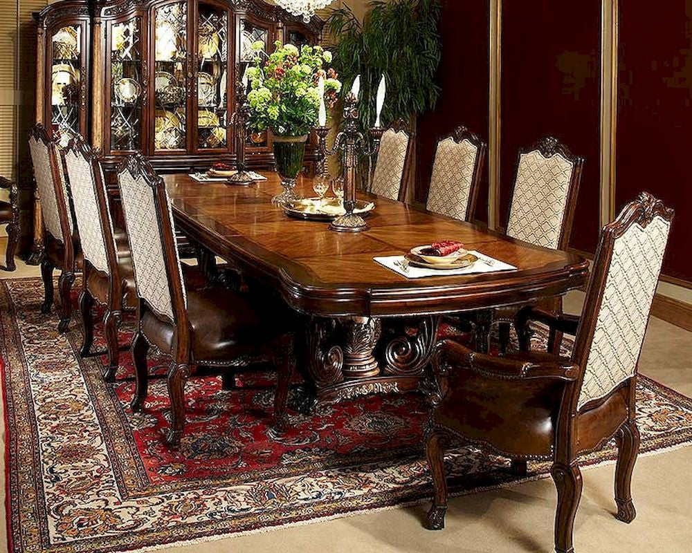 Table & chaises Victoria Palace Michael Amini